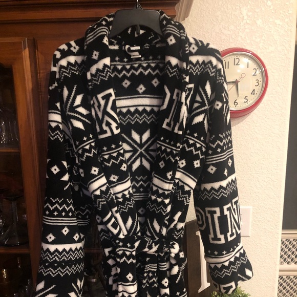 VS PINK Robe - Picture 2 of 4